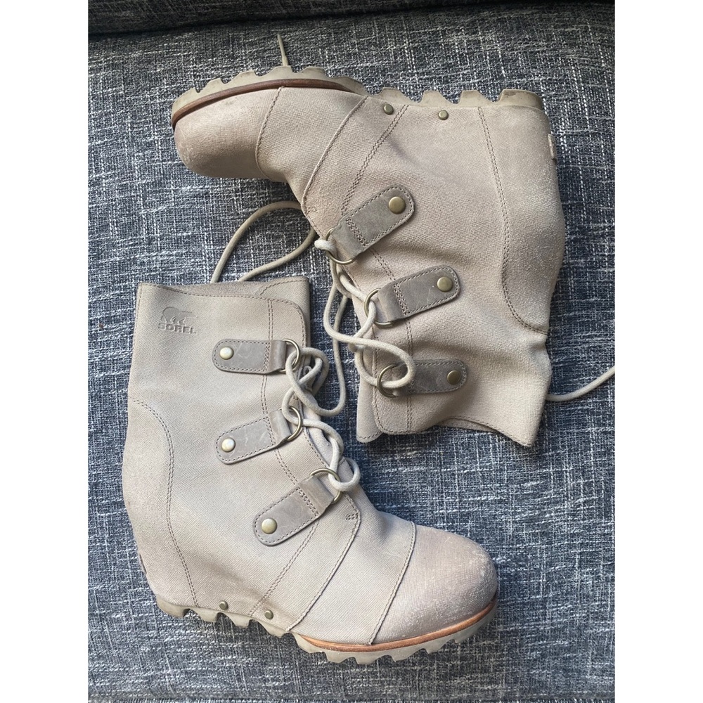 Sorel women’s ankle boots - wedge!